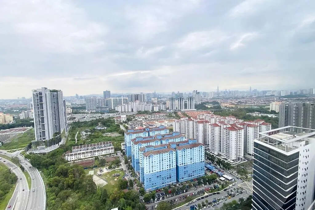 Super King-Sized Studio-Revo Kuala Lumpur 0*,  Malaysia